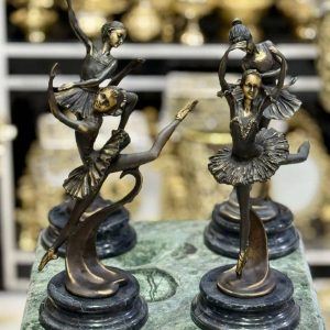 مجسمه برنجی و برنزی رقصنده رو پایه قلم کاری