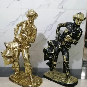 مجسمه مرد برنجی و برنزی قلم کاری شده