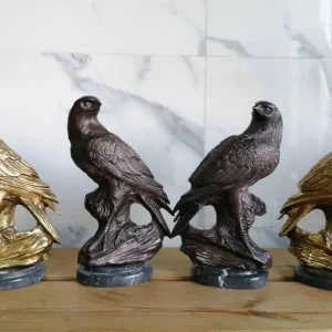 مجسمه عقاب برنجی و برنزی قلم کاری شده